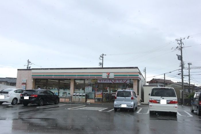 近くのセブンイレブン 富山中川原店まで685m(徒歩9分)
