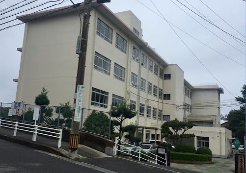 近くの長崎市立愛宕小学校まで1,862m(徒歩24分)