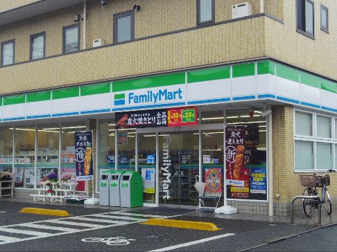 近くのファミリーマート 六浦四丁目店まで138m(徒歩2分)