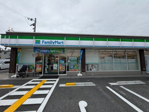 近くのファミリーマート豊中旭丘店まで183m(徒歩3分)