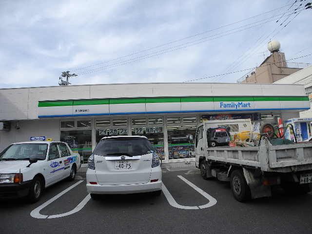 近くのファミリーマート 長与嬉里郷店まで698m(徒歩9分)