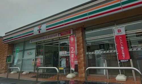 近くのセブン-イレブン土浦下高津店まで1,070m（徒歩14分）