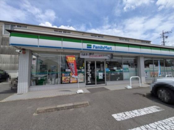 近くのファミリーマート 小牧原新田店まで476m(徒歩6分)