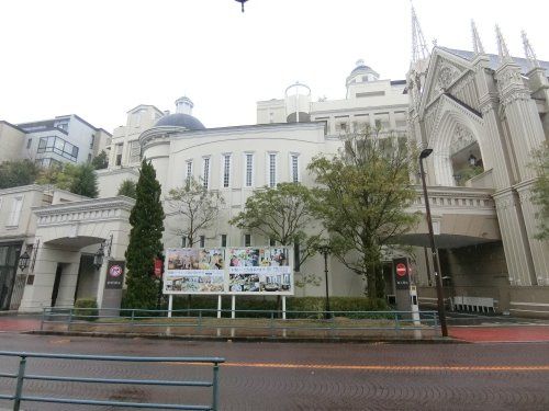 近くに伊勢山ヒルズあり