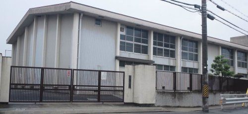 近くの大阪市立大桐中学校まで351m(徒歩5分)