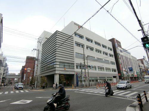 近くの城東警察署まで673m(徒歩9分)