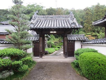 近くの萬福寺まで667m（徒歩9分）