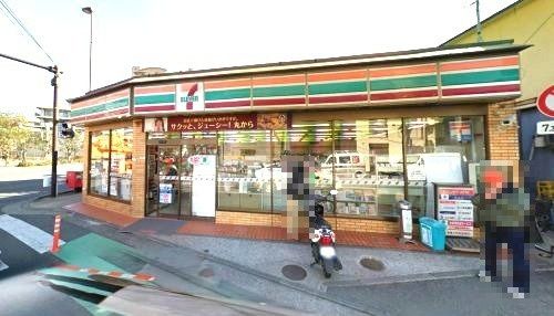 近くのセブン‐イレブン 横須賀逸見店まで162m（徒歩3分）