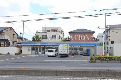 近くのローソン 川口戸塚四丁目店まで1,048m(徒歩14分)