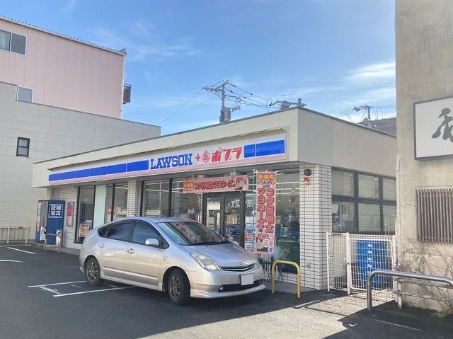 近くのローソン ローソン・ポプラ松江寺町店まで501m(徒歩7分)