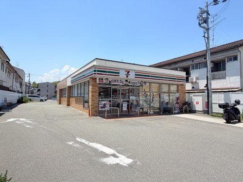 近くのセブンイレブン豊中豊南西店まで476m（徒歩6分）
