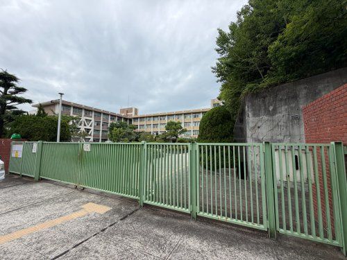 近くの大阪府立豊島高等学校まで6,746m(徒歩85分)