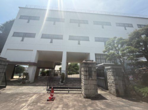 近くの松蔭中学校・松蔭高等学校まで1,907m(徒歩24分)