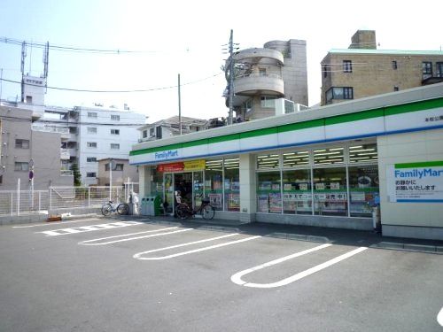 近くのファミリーマート本牧公園前店まで148m(徒歩2分)