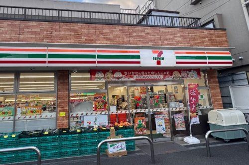 近くのセブンイレブン 国立東3丁目店まで966m（徒歩13分）