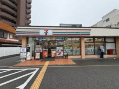 近くのセブンイレブン豊中千里園1丁目店まで633m(徒歩8分)