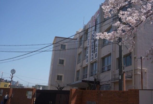 近くの大阪市立横堤中学校まで903m(徒歩12分)