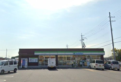 近くのファミリーマート 京田辺草内店まで546m(徒歩7分)
