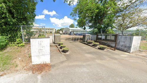 近くの宮富小学校まで2,083m(徒歩27分)