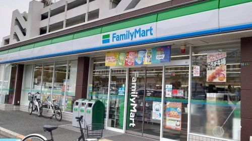 近くのファミリーマート 酉島二丁目店まで601m（徒歩8分）