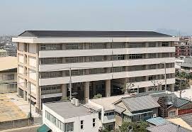 近くの西中学校まで1,679m（徒歩21分）