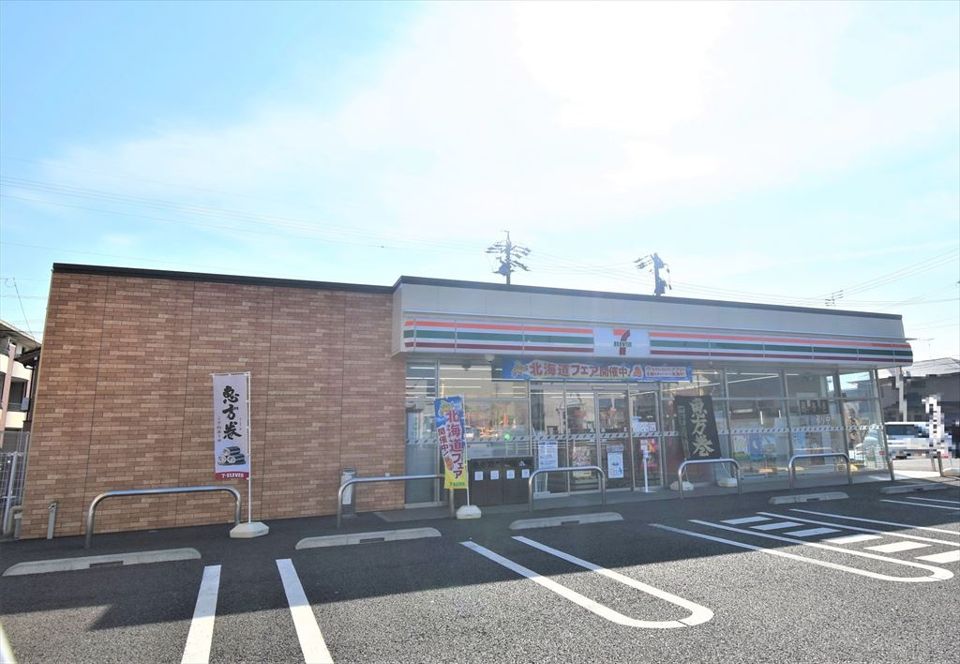 近くのセブンイレブン 柏森駅南店まで487m(徒歩7分)