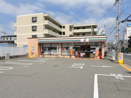 近くのセブンイレブン池田城南3丁目店まで1,111m(徒歩14分)