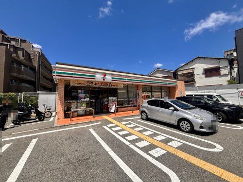 近くのセブンイレブン豊中北桜塚4丁目店まで519m(徒歩7分)