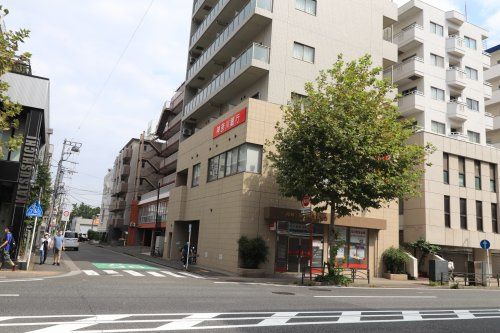 近くの神奈川銀行横須賀支店まで135m（徒歩2分）