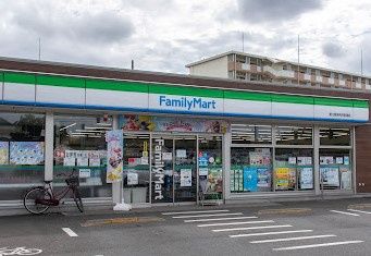 近くのファミリーマート 東久留米所沢街道店まで317m(徒歩4分)