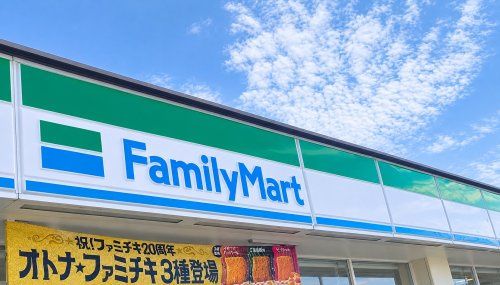 近くのファミリーマート 倉敷東塚店まで686m(徒歩9分)
