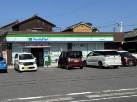 近くのファミリーマート 常滑小倉町店まで577m(徒歩8分)
