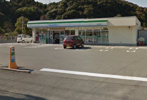 近くのファミリーマート 松原町店まで515m(徒歩7分)