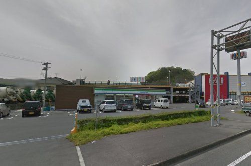 近くのファミリーマート 諫早森山町店まで164m（徒歩3分）