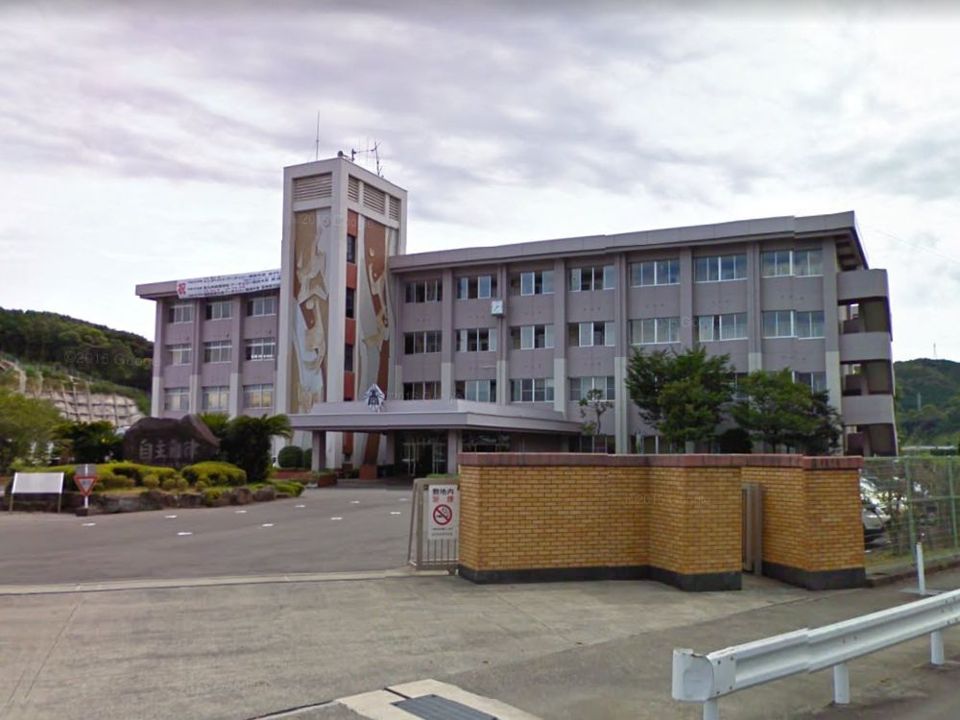 近くの長崎県立諫早東高校まで718m（徒歩9分）