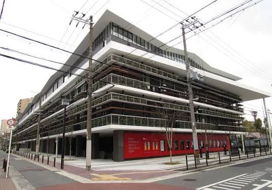 近くの城東図書館まで672m(徒歩9分)
