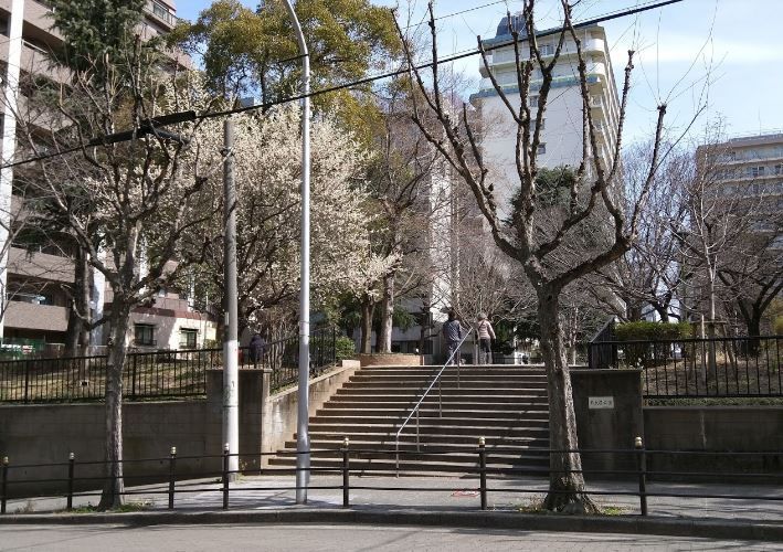 近くの北大江公園まで724m(徒歩10分)
