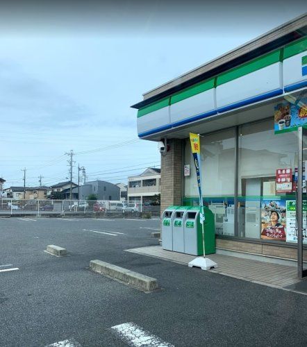 近くのファミリーマート 尾張旭井田町店まで479m（徒歩6分）