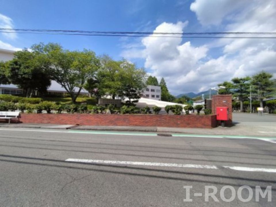 近くの松山東雲短期大学まで621m(徒歩8分)