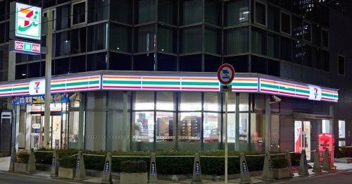 近くのセブンイレブン 大阪江戸堀1丁目西店まで161m（徒歩3分）