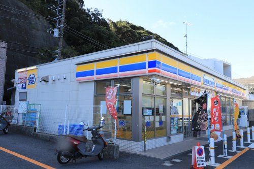 近くのミニストップ 横須賀浦賀店まで804m(徒歩11分)