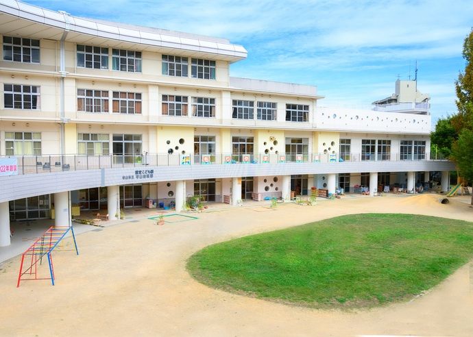 近くの守山市立認定こども園守山幼稚園まで678m(徒歩9分)