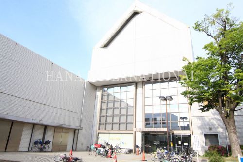 近くの浦安市立図書館猫実分館まで1,052m(徒歩14分)