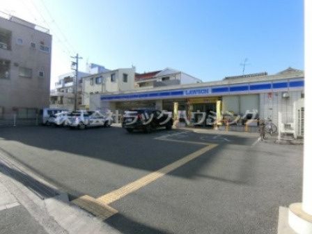 近くのローソン 成育三丁目店まで203m(徒歩3分)