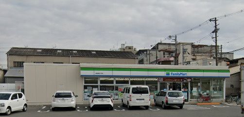 近くのファミリーマート 加美東四丁目店まで622m（徒歩8分）