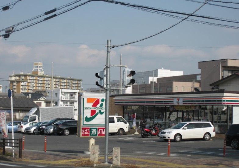 近くのセブンイレブン 名古屋富が丘北店まで262m(徒歩4分)