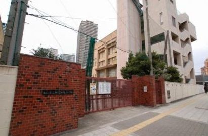 近くの大阪市立難波元町小学校まで226m（徒歩3分）