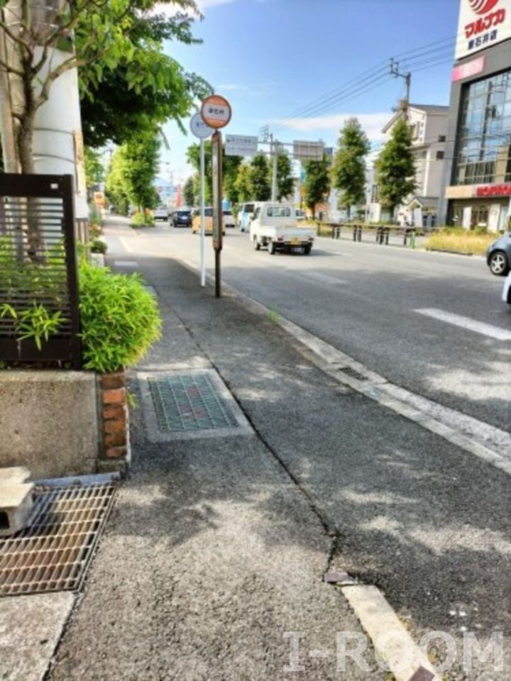 近くのバス停:東石井まで260m(徒歩4分)