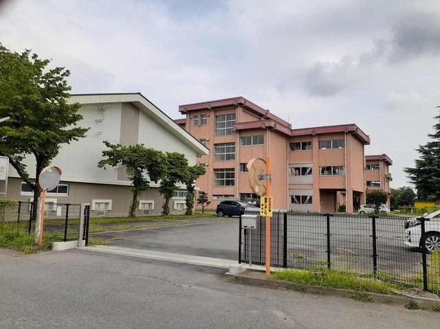 近くの前橋市立桃木小学校まで1,371m（徒歩18分）