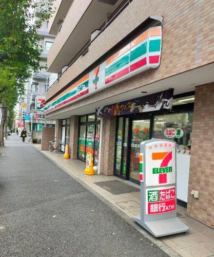 近くのセブンイレブン 杉並堀ノ内1丁目店まで433m(徒歩6分)